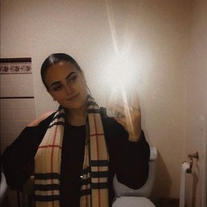 Meet your Posher, Hannah